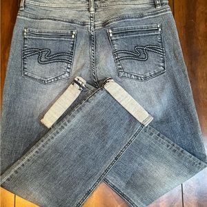 White | Black House Market- cuffed jeans